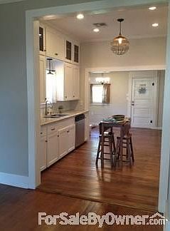 2nd image of 709 S Parkerson St