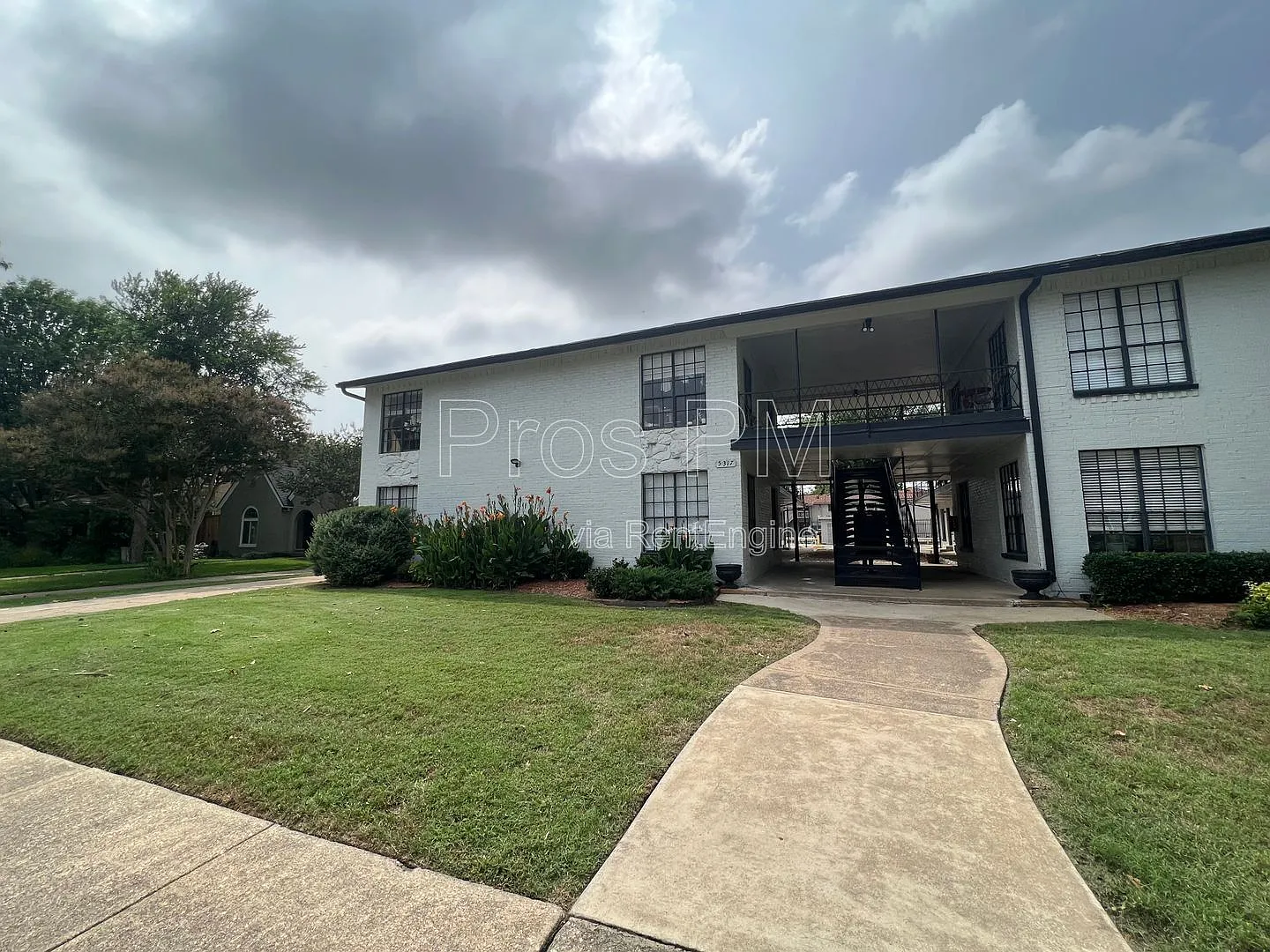2 bed, 1.0 bath, 900 sqft, $1,199 — Photo 3