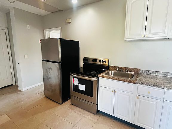 2nd image of 82 Peabody Pl #3