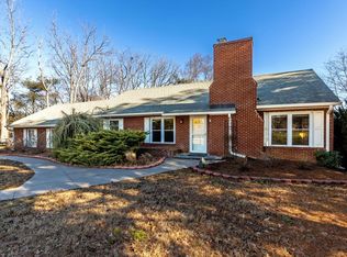 506 Hillcrest Dr, Staunton, VA 24401