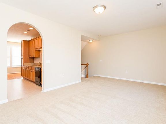 2nd image of 3213 Caroline Ct
