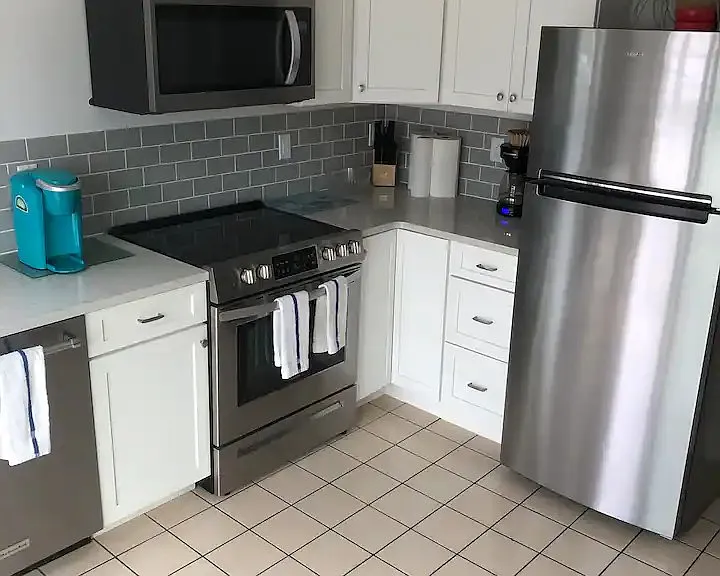 42 E Grand Ave #42B — Photo 6