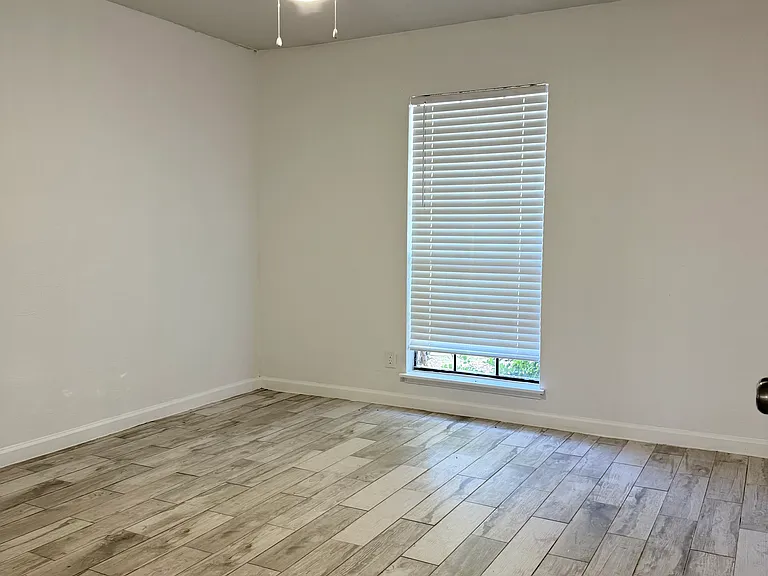 545 Oldbridge Dr — Photo 11