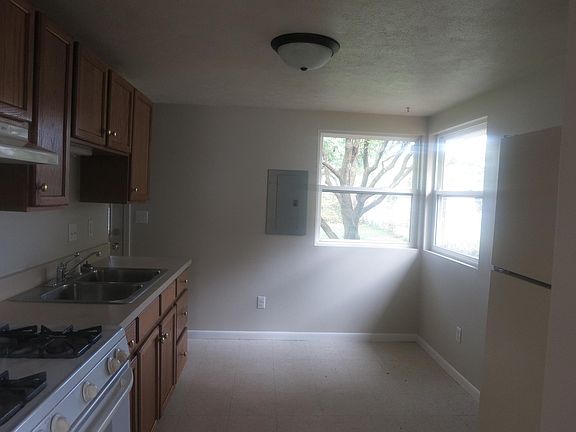 2nd image of 1337 Joyce Dr