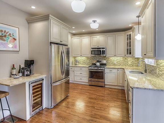 2nd image of 319 Lenox Ave