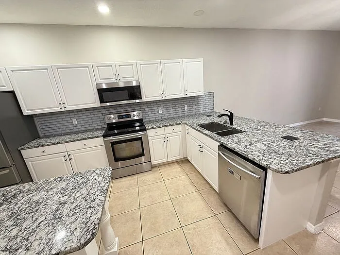3421 Home Town Ln — Photo 3