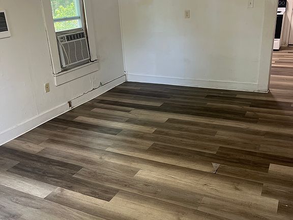 3rd image of 634 SE Nassau St