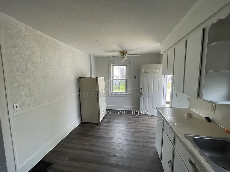 301 Roslyn Ave NW #303 — Photo 21