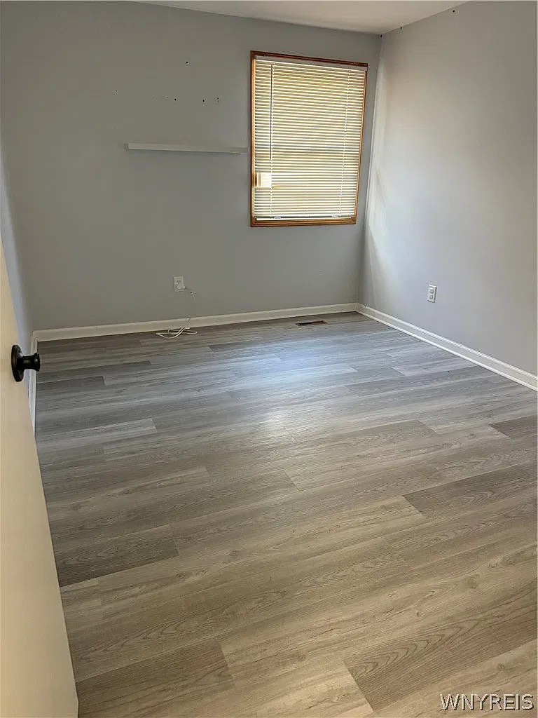 2 bed, 2.5 bath, 2500 sqft, $1,700 — Photo 4