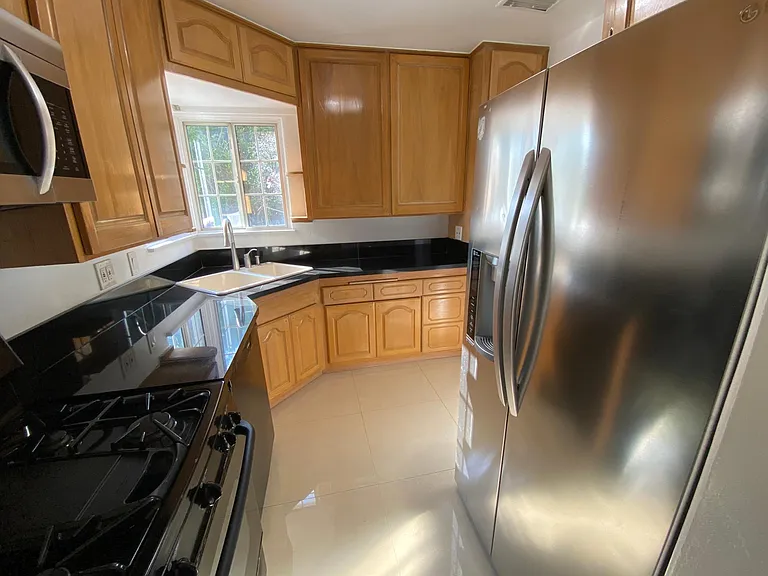 2710 Stoner Ave — Photo 17