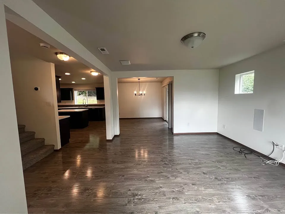 4 bed, 2000 sqft, $3,500 — Photo 3