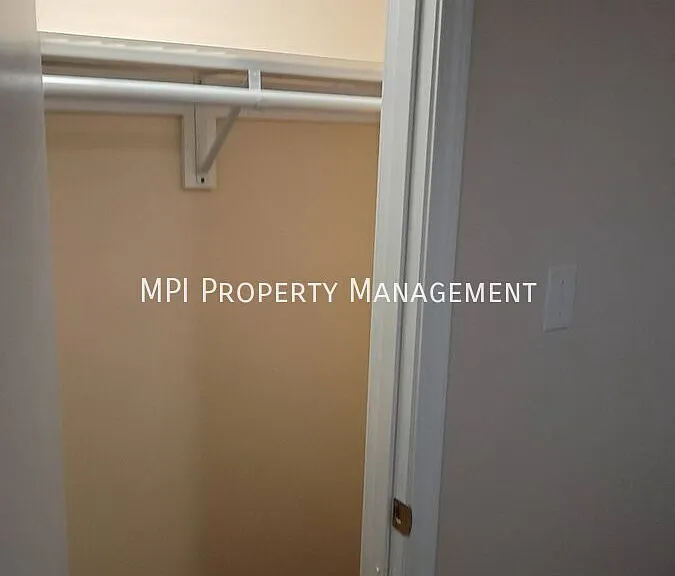 316 N 75th St #6 — Photo 10