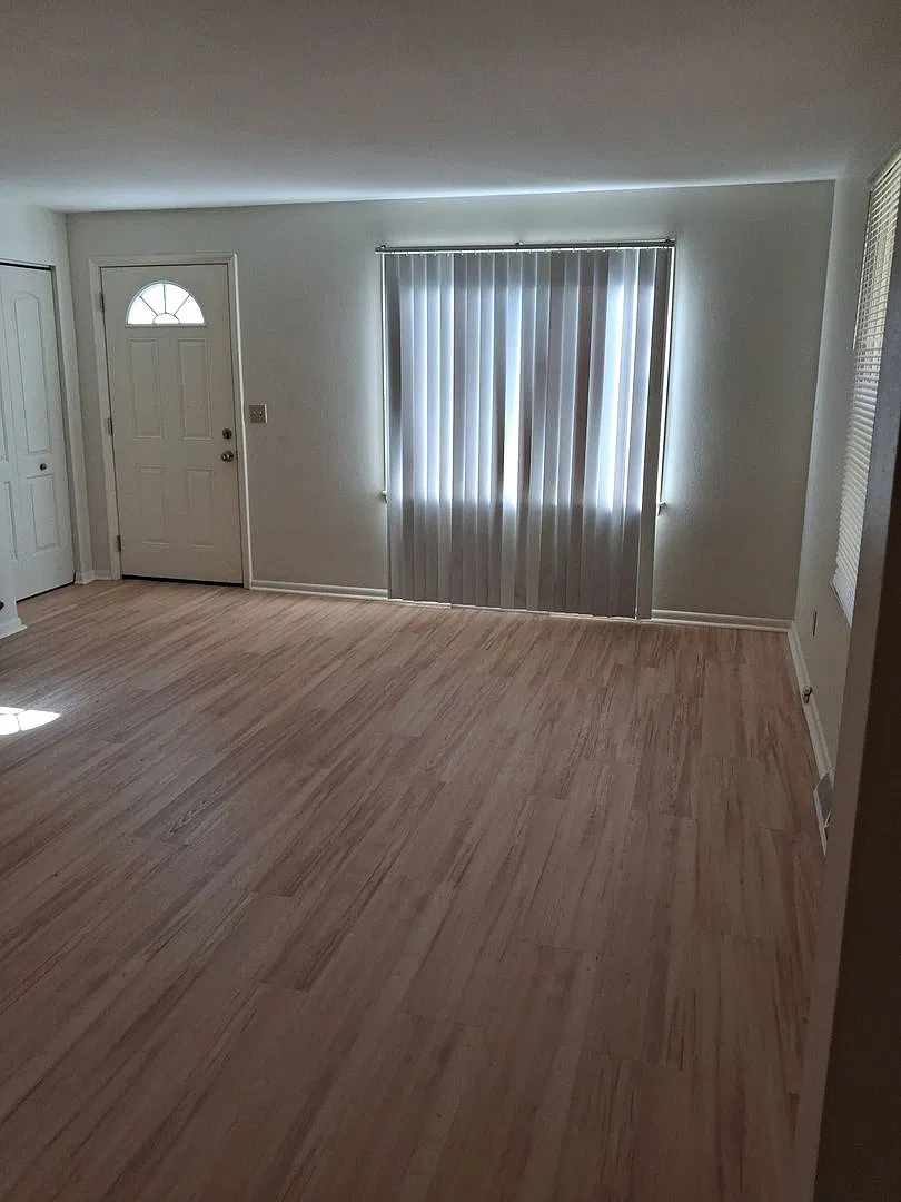 Two Bedroom 1 bath Townhouse in Niles — Photo 4