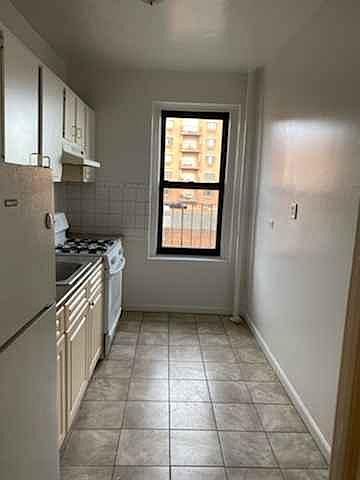 2nd image of 1610 Mahan Ave #3J