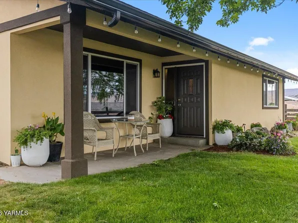 142 Longmire Ln, Selah, WA 98942
