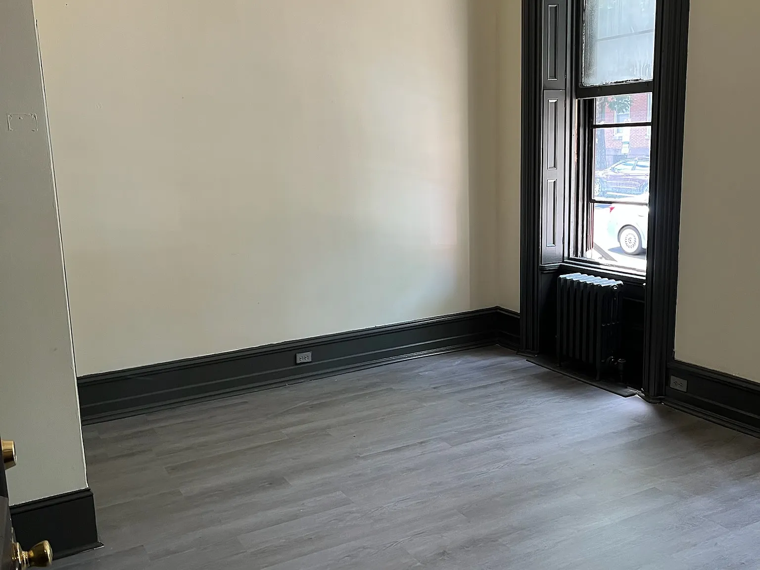1 bed, $900 — Photo 1