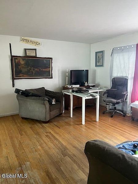 5th image of 12 Vincent Avenue