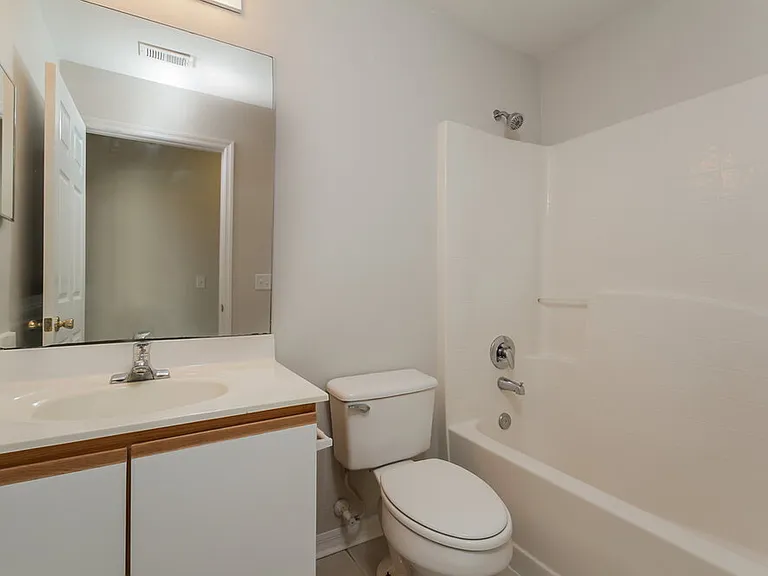 12814 Lake Vista Dr — Photo 13