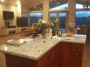 2371 Pineoakyo Rd, Rescue, CA 95672