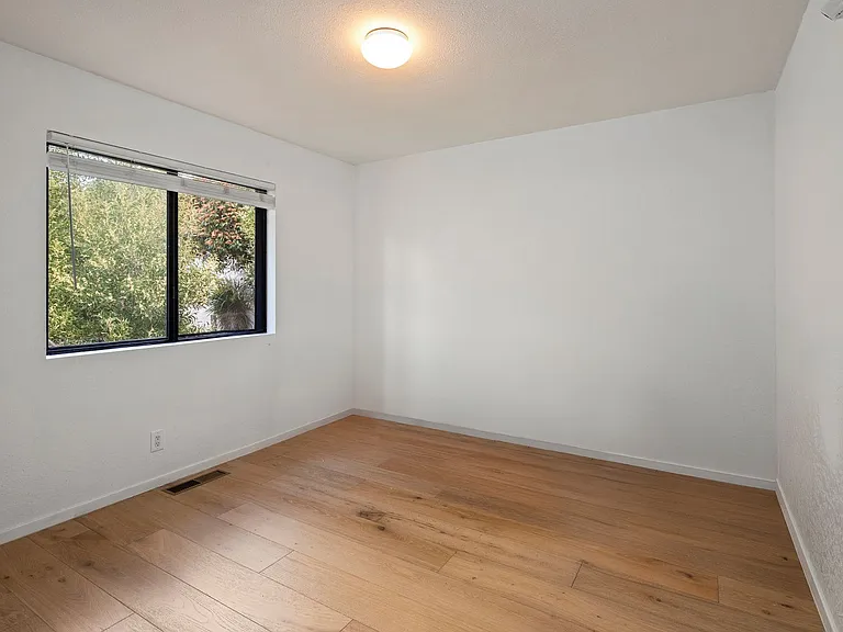 70 Adam Ct — Photo 23