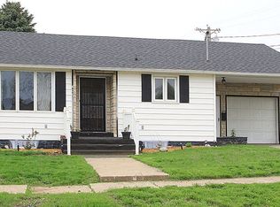 406 2nd St, Keystone, IA 52249