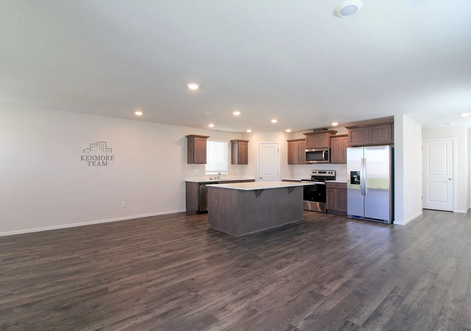 4 Bedroom, 2.5 Bath Home in Kennewick — Photo 3
