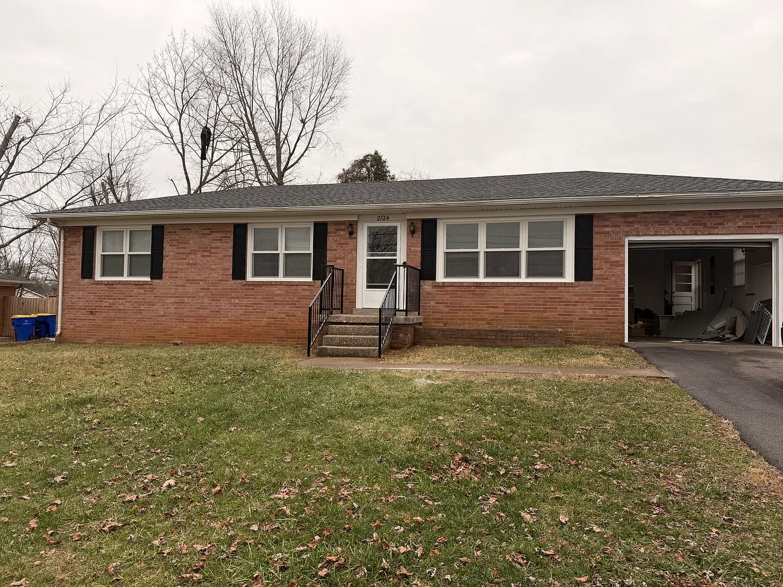 3 bed, 1.5 bath, 1600 sqft, $1,200 — Photo 1