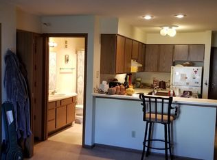 712 Spellman St APT 106, Mount Horeb, WI 53572