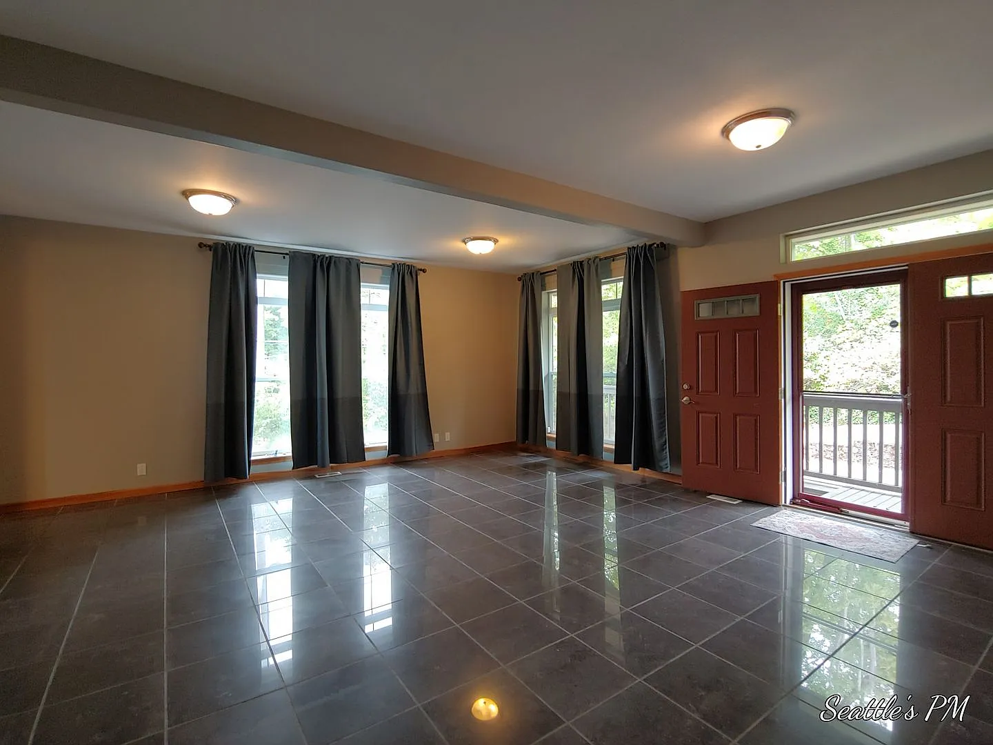 Spacious Multi-Level Home with Sweeping Mount Rainier Views — Photo 3