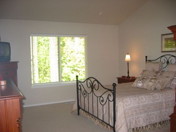 Bedroom with view to Greenspace