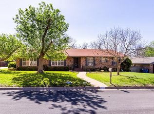 601 Overhill Dr, Kerrville, TX 78028