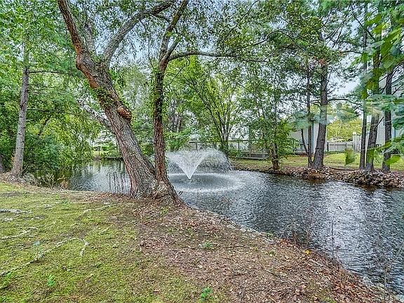 4th image of 4781 Shallowford Cir