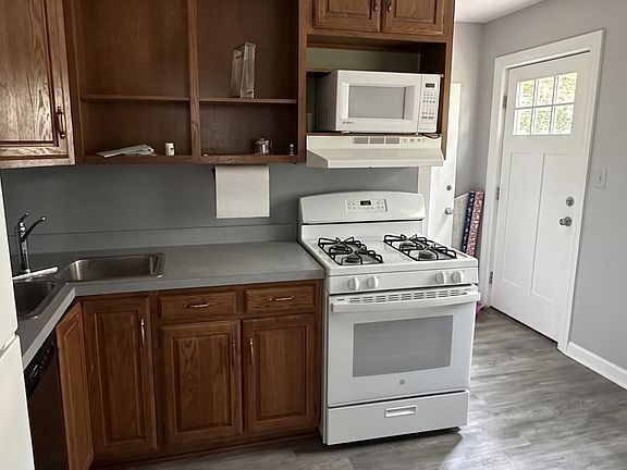 4th image of 114 McArthur Dr