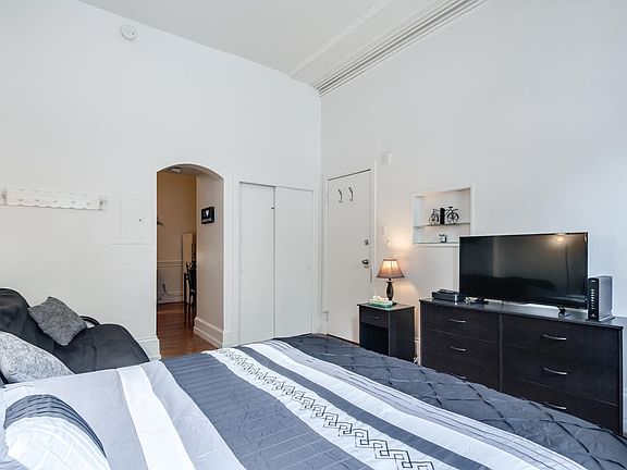 5th image of 1316 Pine St #1FX