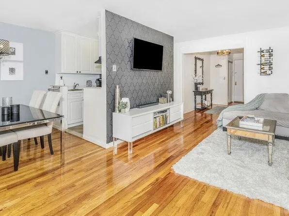 3311 Giles Pl APT 3M, Bronx, NY 10463
