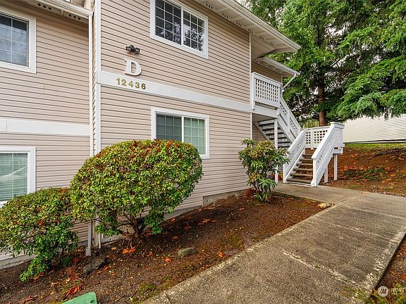 3rd image of 12436 SE 272nd Place #D-202