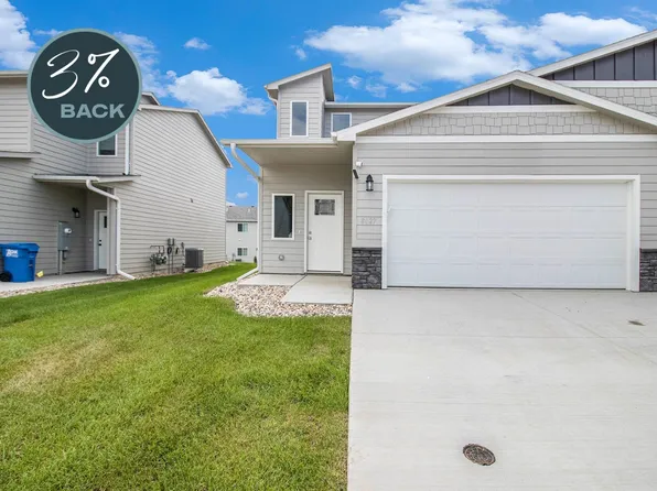 8027 E Tencate Pl, Sioux Falls, SD 57110
