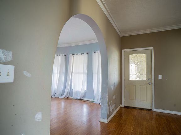 5th image of 930 Cass Ave SE
