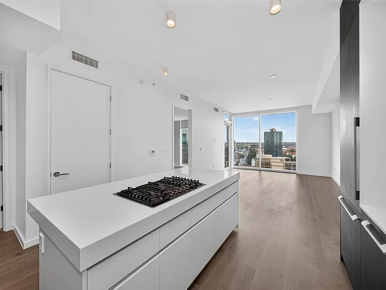313 W 17th St #1803 — Photo 17