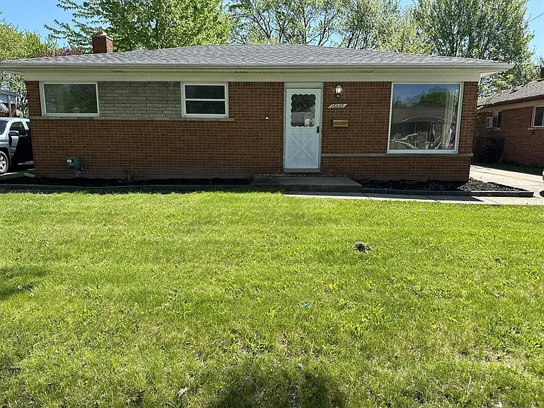 26666 Patricia Ave — Photo 1