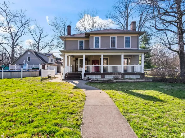 205 S 7th St, Girard, IL 62640