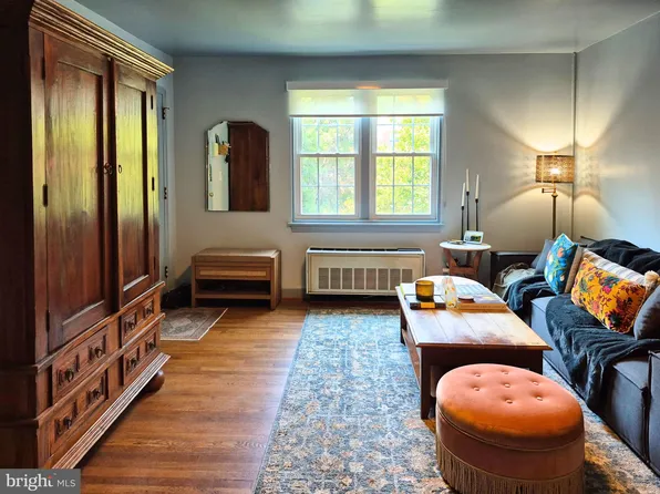 13 Auburn Ct APT B, Alexandria, VA 22305