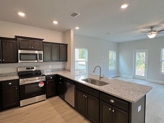 5th image of 8002 Westpointe Ln #23A