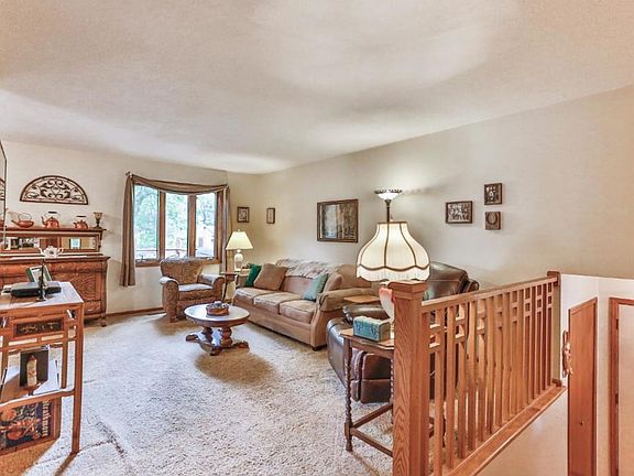 2nd image of 5298 Carolyn Ln