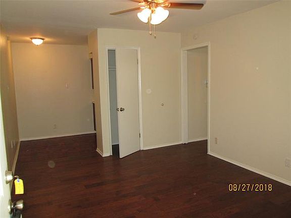 5th image of 2206 W Hickory St