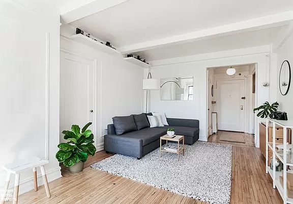 3rd image of 457 W 57th St #1403