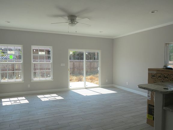 4th image of 14918 Topgallant St