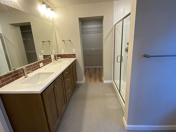 4th image of 8215 SE Leafhopper St #1007