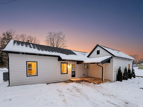5th image of 286 E Whitley St