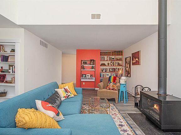5th image of 2210 Applewood Ct Unit 505
